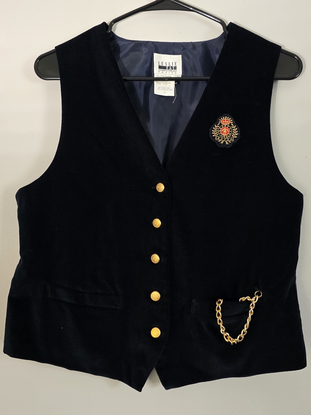 Leslie Fay Vintage Black Velveteen Crest Vest Gold Size 6 Dark Academia Tailored